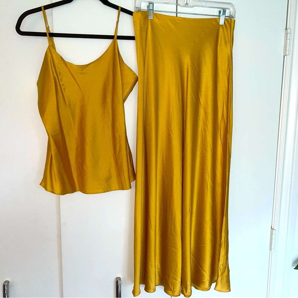 Elodie K Tanya silk Gold Set 
Size 3
